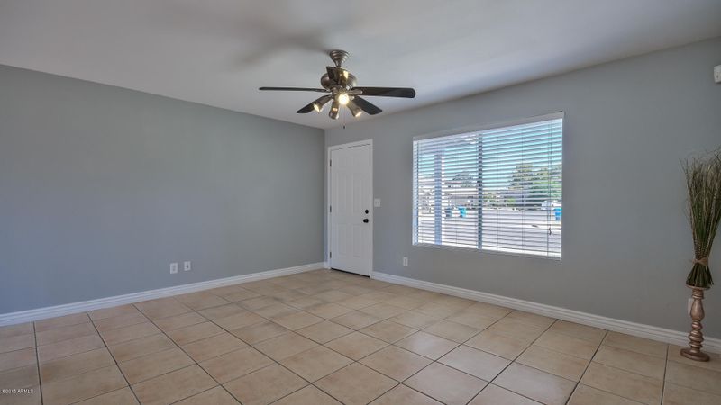 7152 W Hollyhock Dr, Phoenix, AZ 85033