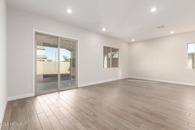 716 Kingbird Dr, Queen Creek, AZ 85140