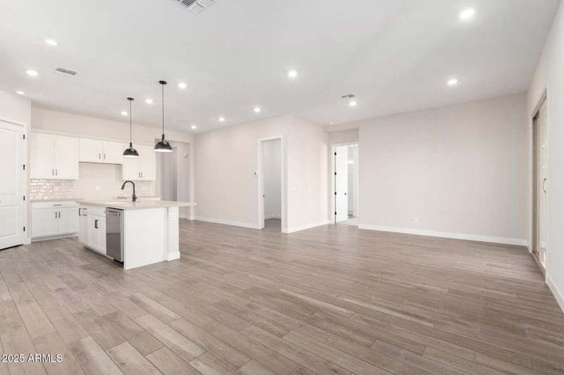 716 Kingbird Dr, Queen Creek, AZ 85140