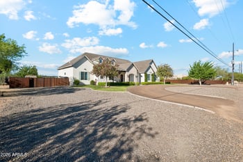 716 Maddock Rd, Phoenix, AZ 85086