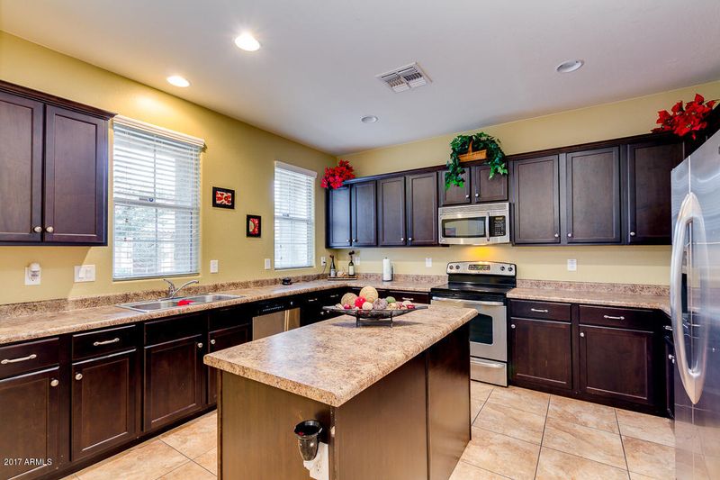 7166 S 48th Ln, Laveen, AZ 85339