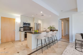 7167 Rancho Vista Dr #5004, Scottsdale, AZ 85251