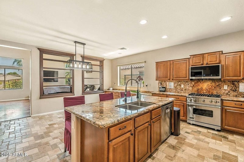 7169 Dodane Ct, Gilbert, AZ 85298