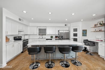 717 Leslie Ave, San Tan Valley, AZ 85140