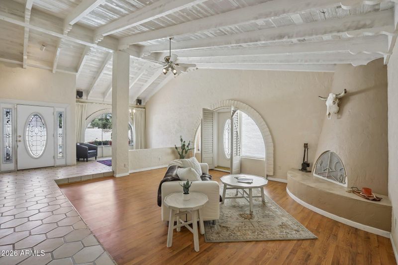 717 E Tuckey Ln, Phoenix, AZ 85014