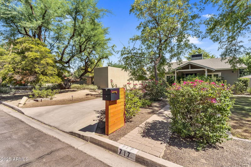 717 Myrtle Ave, Phoenix, AZ 85020