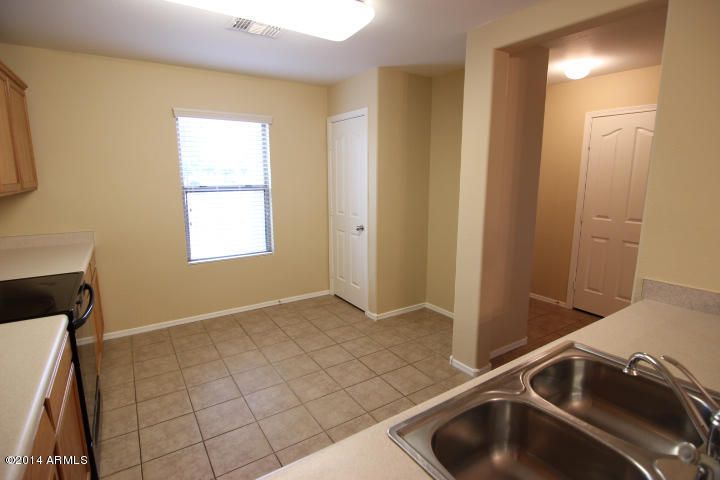 717 N 111th Dr, Avondale, AZ 85323