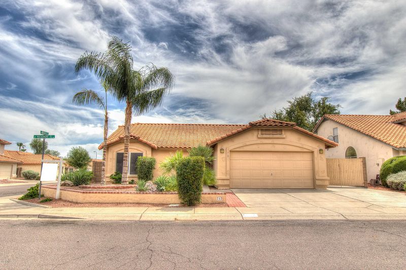 717 W Hackamore St, Gilbert, AZ 85233
