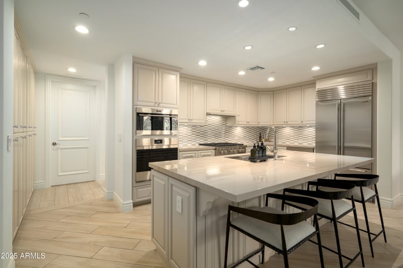 7175 Camelback Rd #301, Scottsdale, AZ 85251