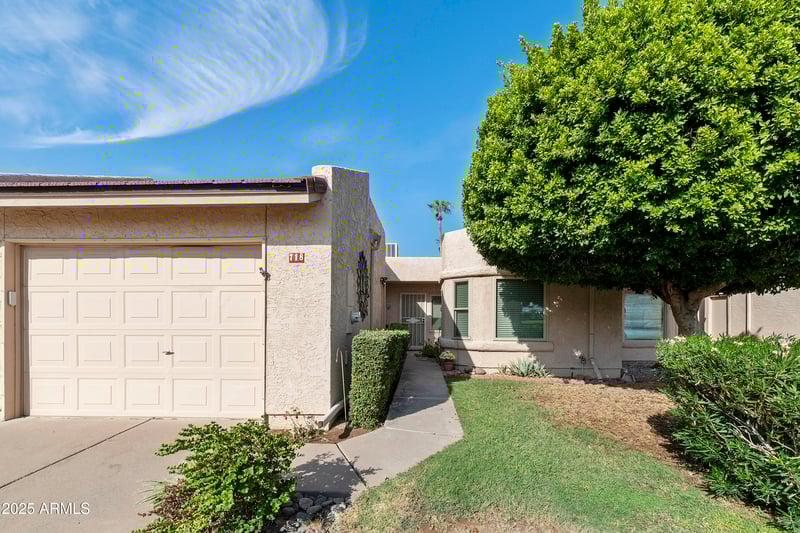 718 Arrowwood Way, Mesa, AZ 85208