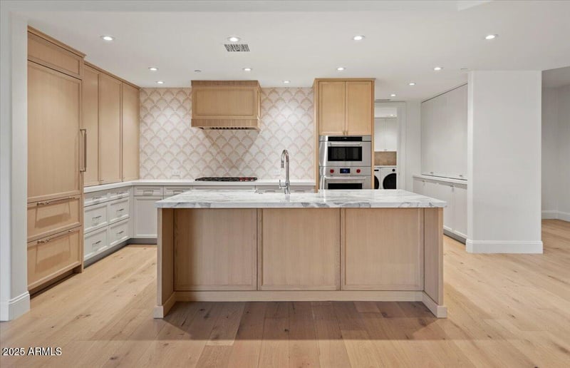 7181 Camelback Rd #301, Scottsdale, AZ 85251