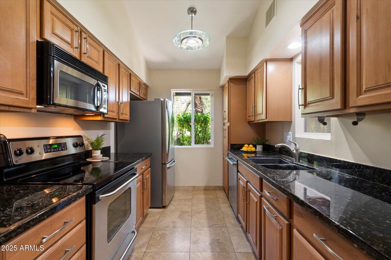 719 Orangewood Ave, Phoenix, AZ 85020