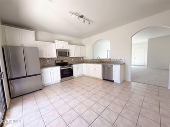 719 W Lydia Ln, Phoenix, AZ 85041