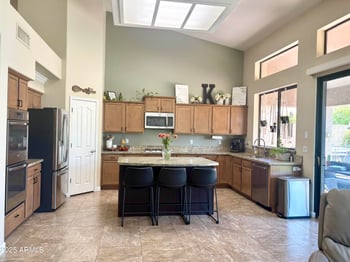 7191 Surrey Ave, Peoria, AZ 85381