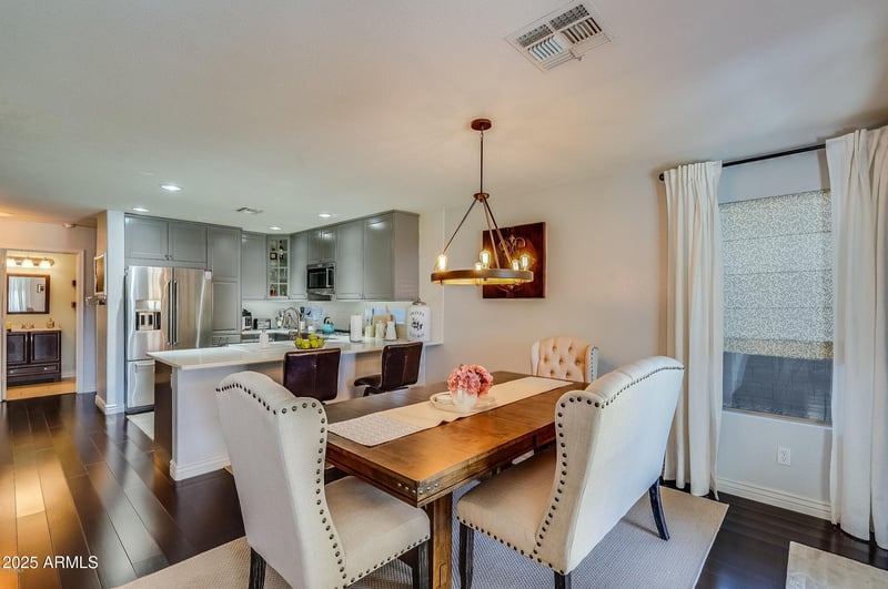 7194 Mohawk Ln, Glendale, AZ 85308