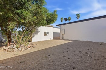 720 Dobbins Rd, Phoenix, AZ 85042