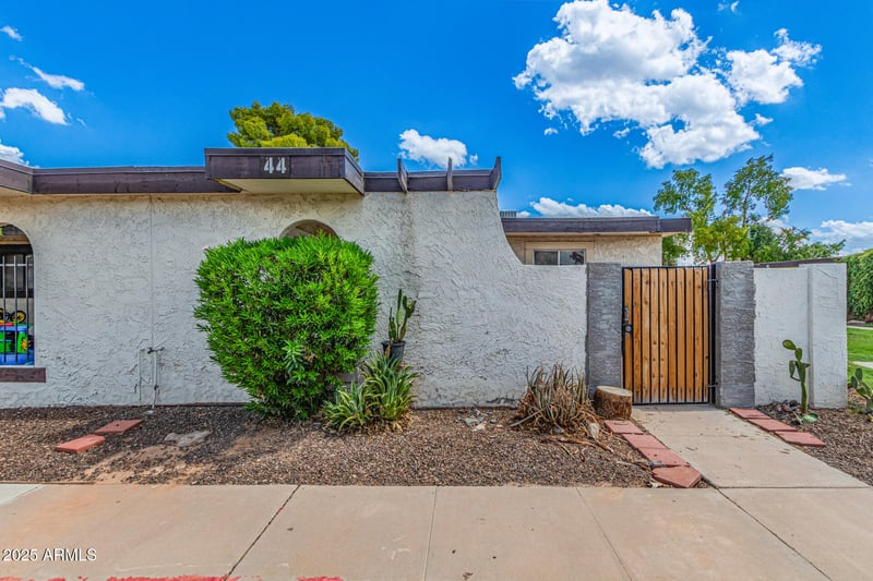 720 Dobson Rd #44, Mesa, AZ 85202