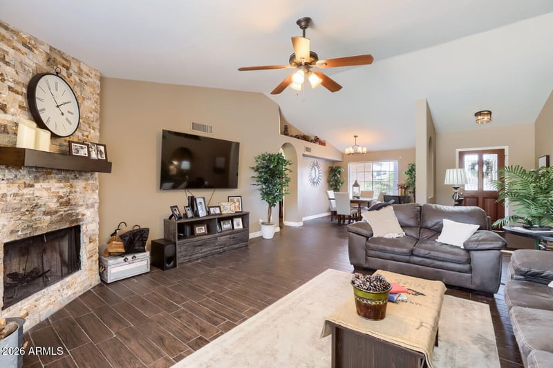 720 E Grandview Rd, Phoenix, AZ 85022