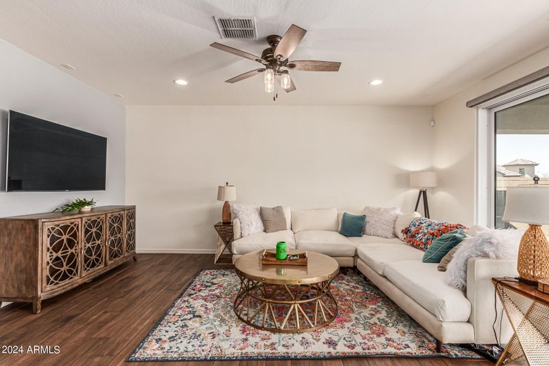 720 E Harwell Rd, Phoenix, AZ 85042