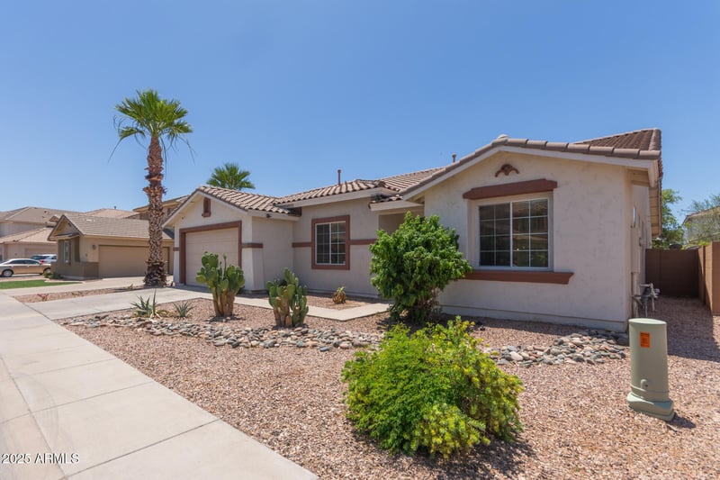 7205 Ellis St, Laveen, AZ 85339