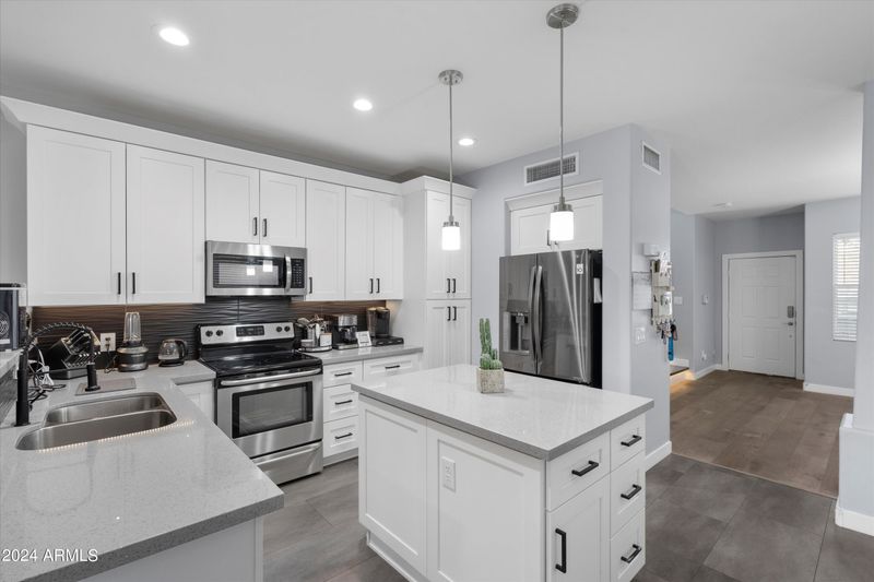 7206 S 40th Ave, Phoenix, AZ 85041