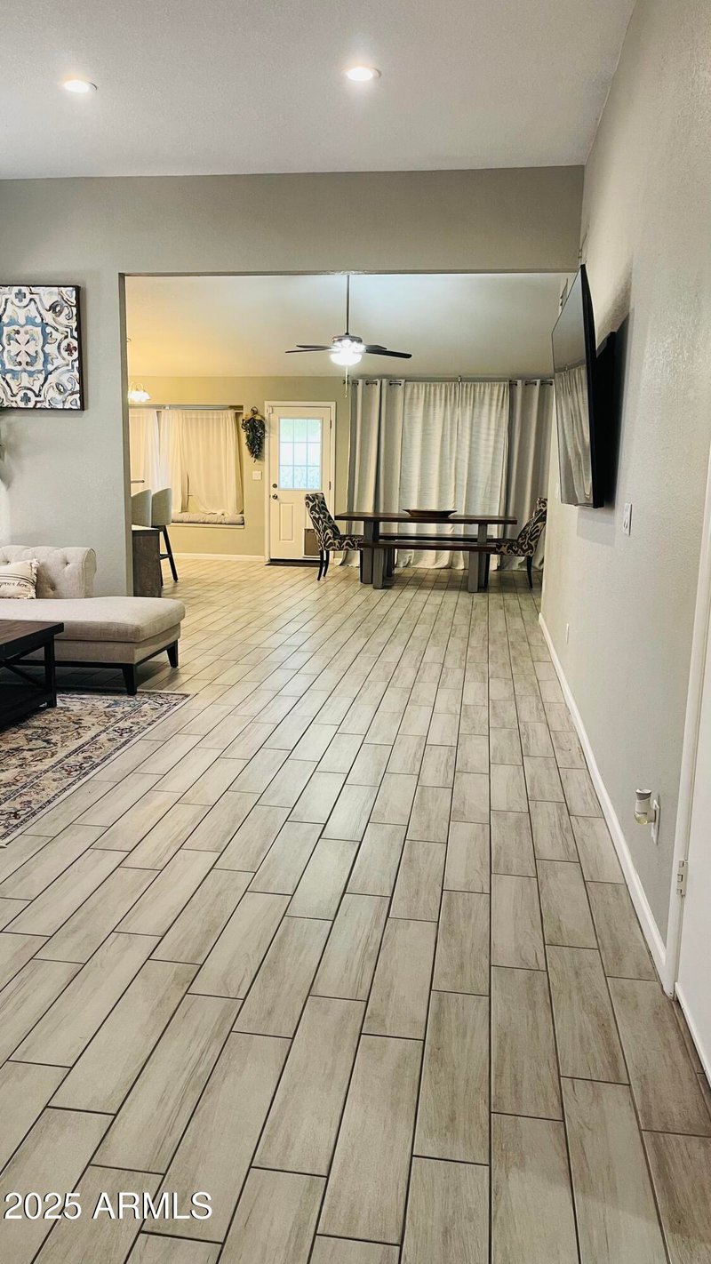 7207 Mcrae Way, Glendale, AZ 85308