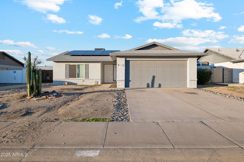 7208 Medlock Dr, Glendale, AZ 85303