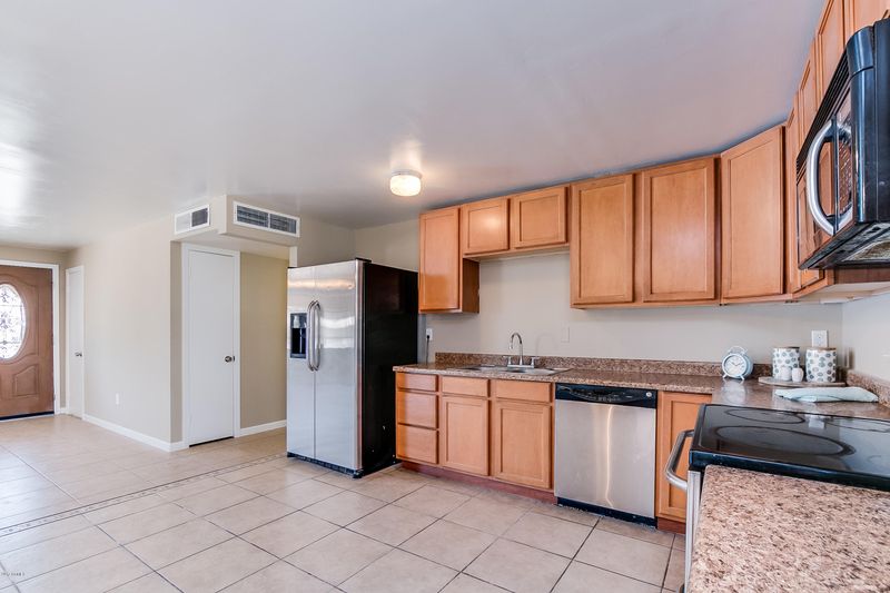 7208 W Devonshire Ave, Phoenix, AZ 85033