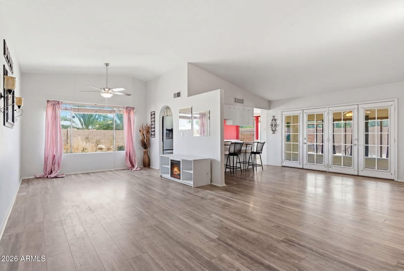 721 E Brentrup Dr, Tempe, AZ 85283