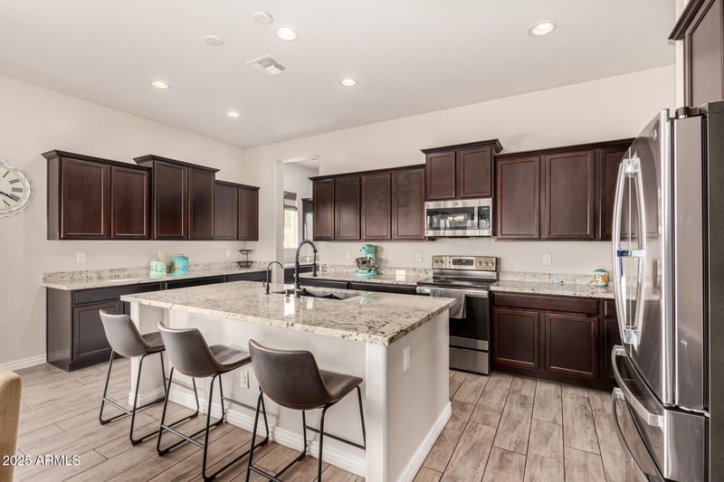 7210 86th Ln, Glendale, AZ 85305