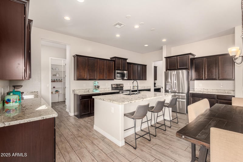 7210 86th Ln, Glendale, AZ 85305