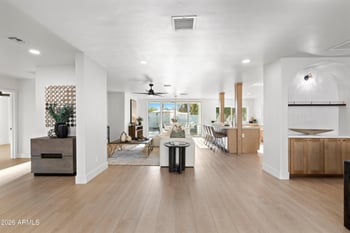 7210 N 17th Ave, Phoenix, AZ 85021