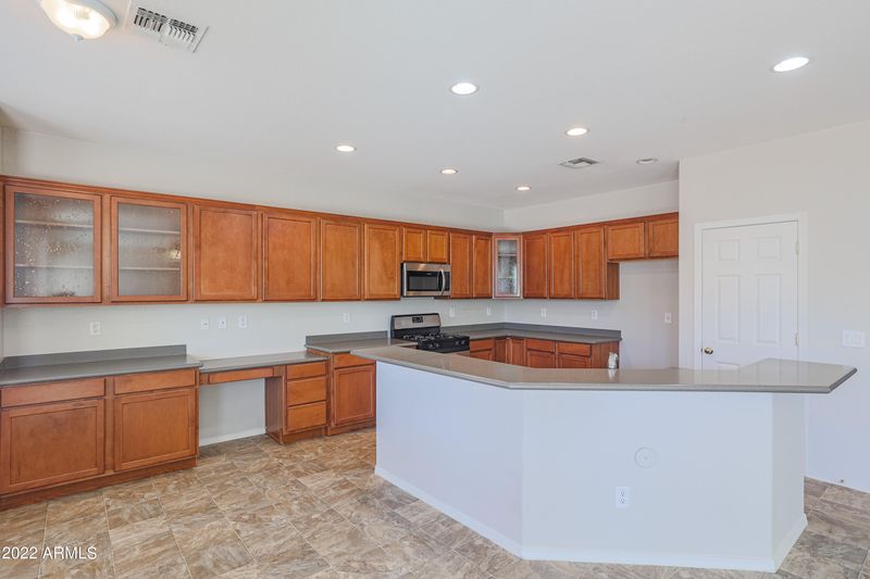7210 N 84th Dr, Glendale, AZ 85305