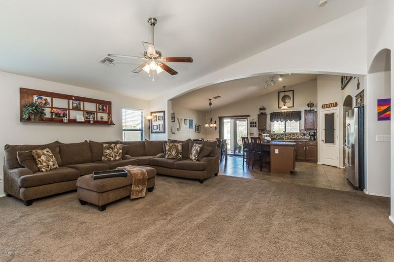 7210 W Getty Dr, Phoenix, AZ 85043