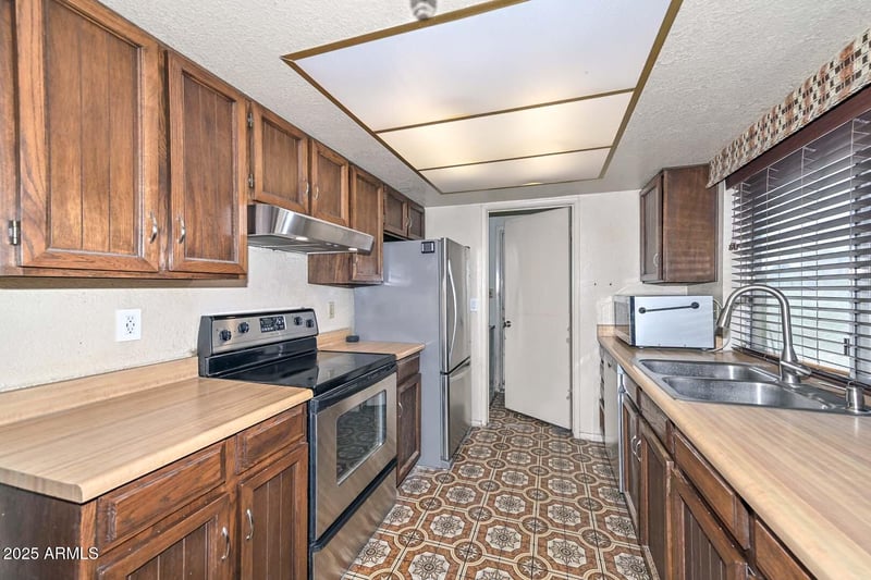 7210 Windsor Blvd, Glendale, AZ 85303