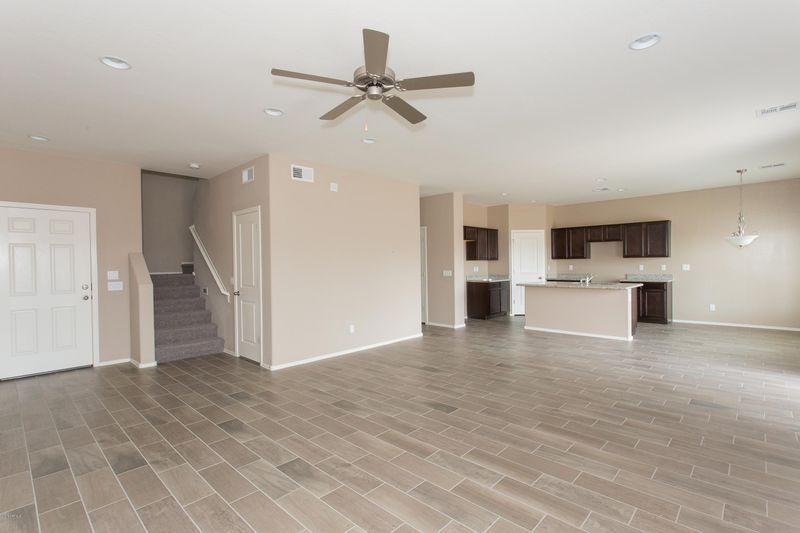 7211 N 77th Dr, Glendale, AZ 85303