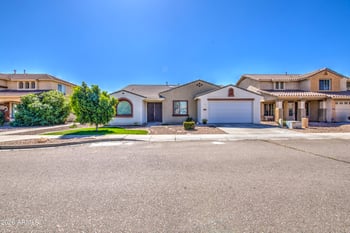 7213 Ellis St, Laveen, AZ 85339