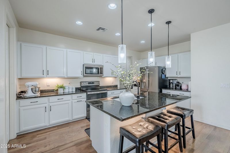 7213 S 32nd Dr, Phoenix, AZ 85041