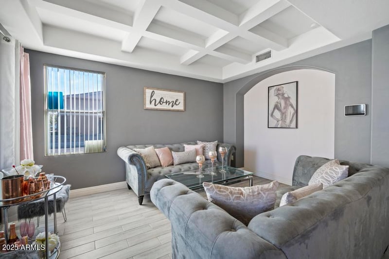 7218 40th Ln, Phoenix, AZ 85041