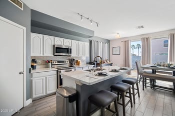 7218 40th Ln, Phoenix, AZ 85041