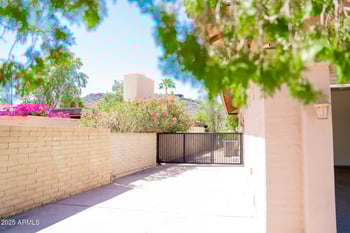 722 Moon Valley Dr, Phoenix, AZ 85023