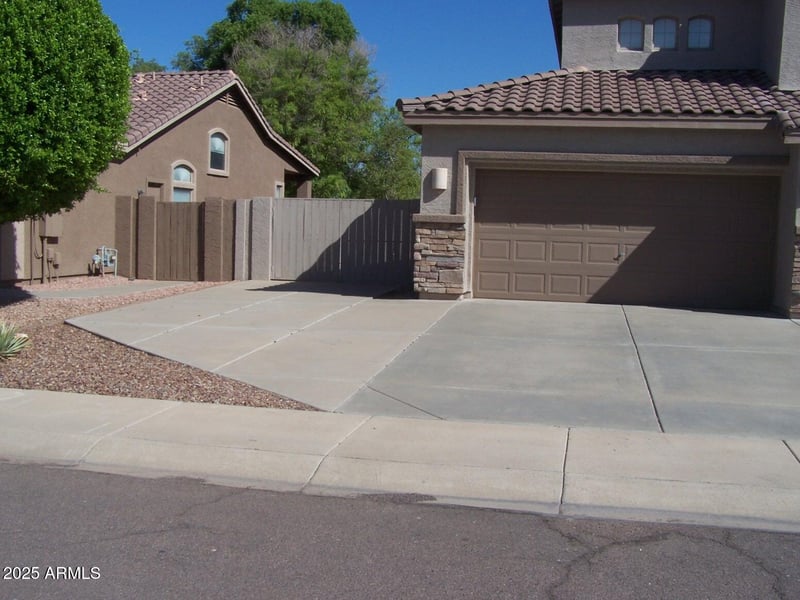 7220 Melinda Ln, Glendale, AZ 85308