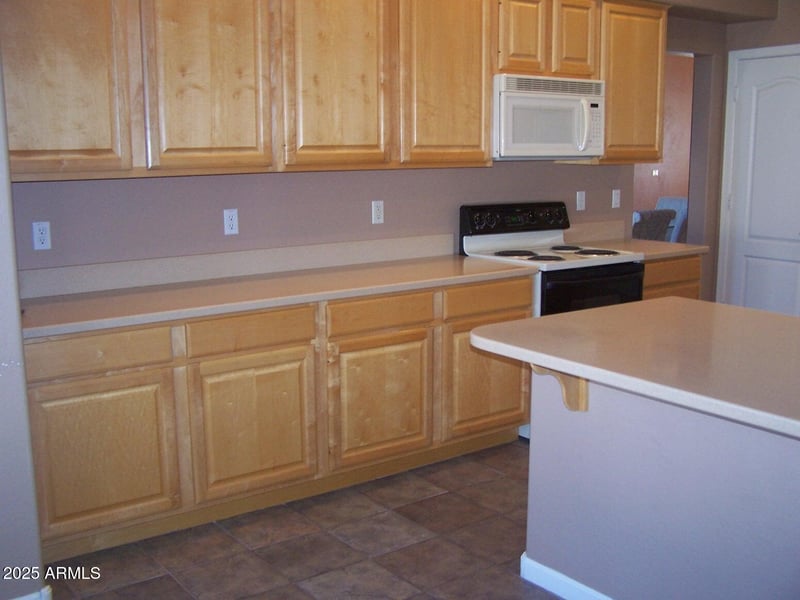 7220 Melinda Ln, Glendale, AZ 85308