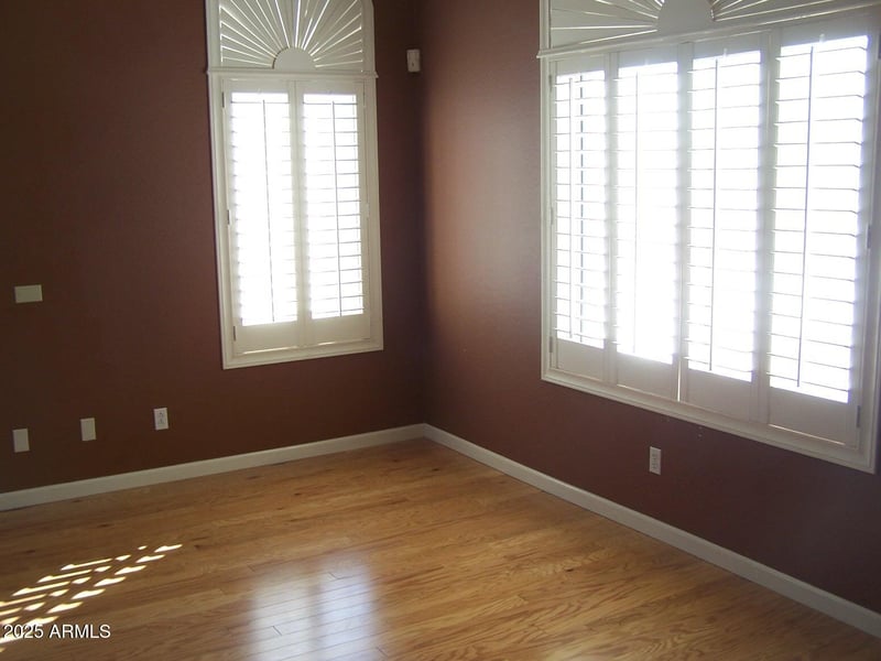 7220 Melinda Ln, Glendale, AZ 85308