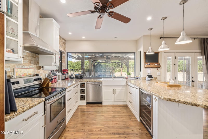 7220 W Larkspur Dr, Peoria, AZ 85381