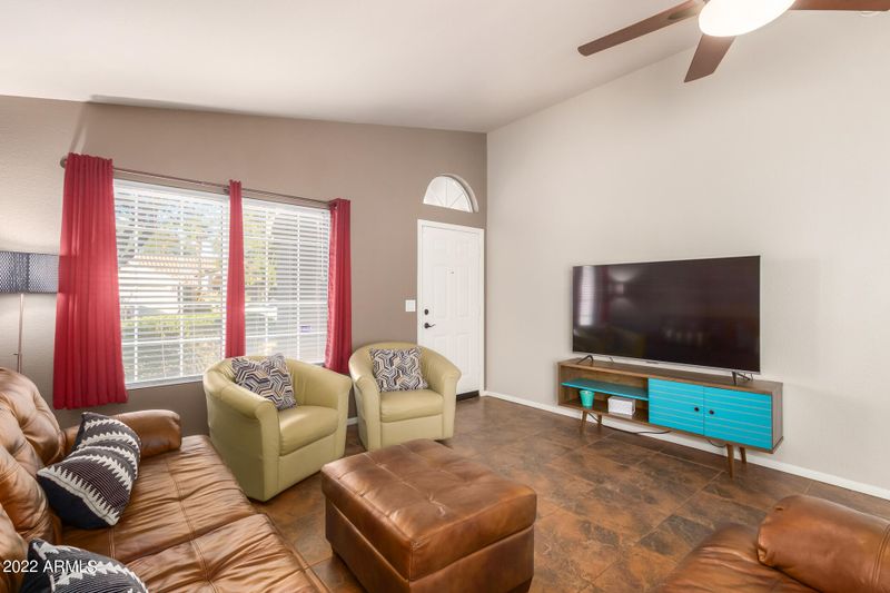 7221 W Crest Ln, Glendale, AZ 85310