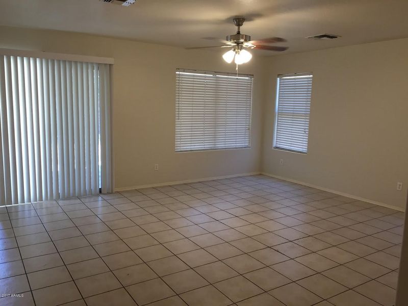 7221 W Discovery Dr, Glendale, AZ 85303