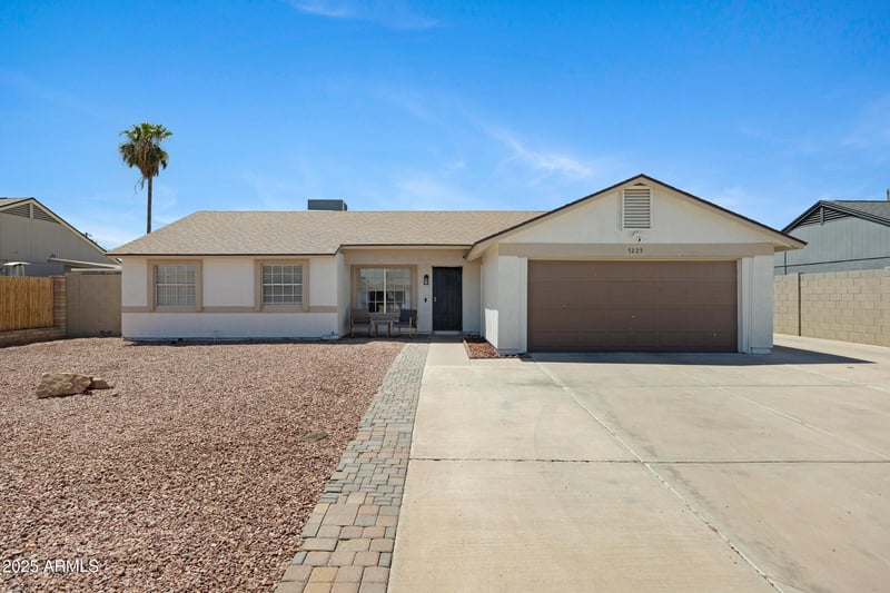7225 Canterbury Dr, Peoria, AZ 85345
