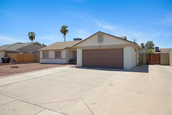 7225 Canterbury Dr, Peoria, AZ 85345