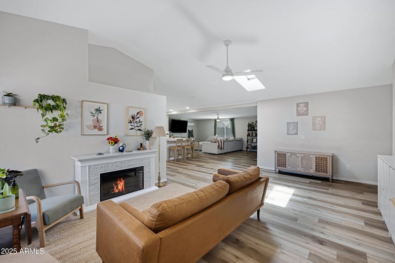 7225 Canterbury Dr, Peoria, AZ 85345